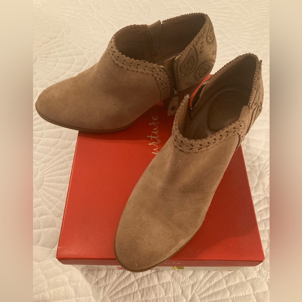 Nurture tan suede booties 8